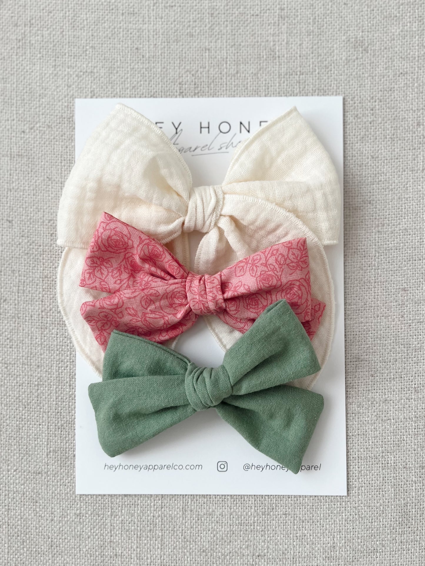August Bow Set
