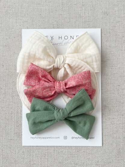 August Bow Set