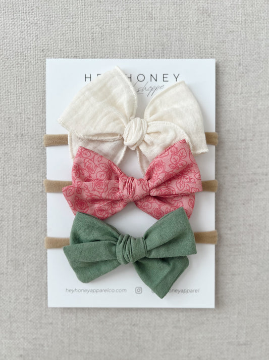 August Bow Set