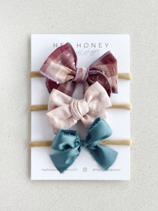 April Bow Set