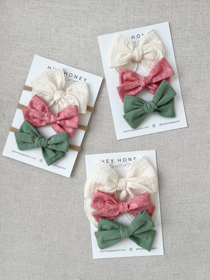 August Bow Set