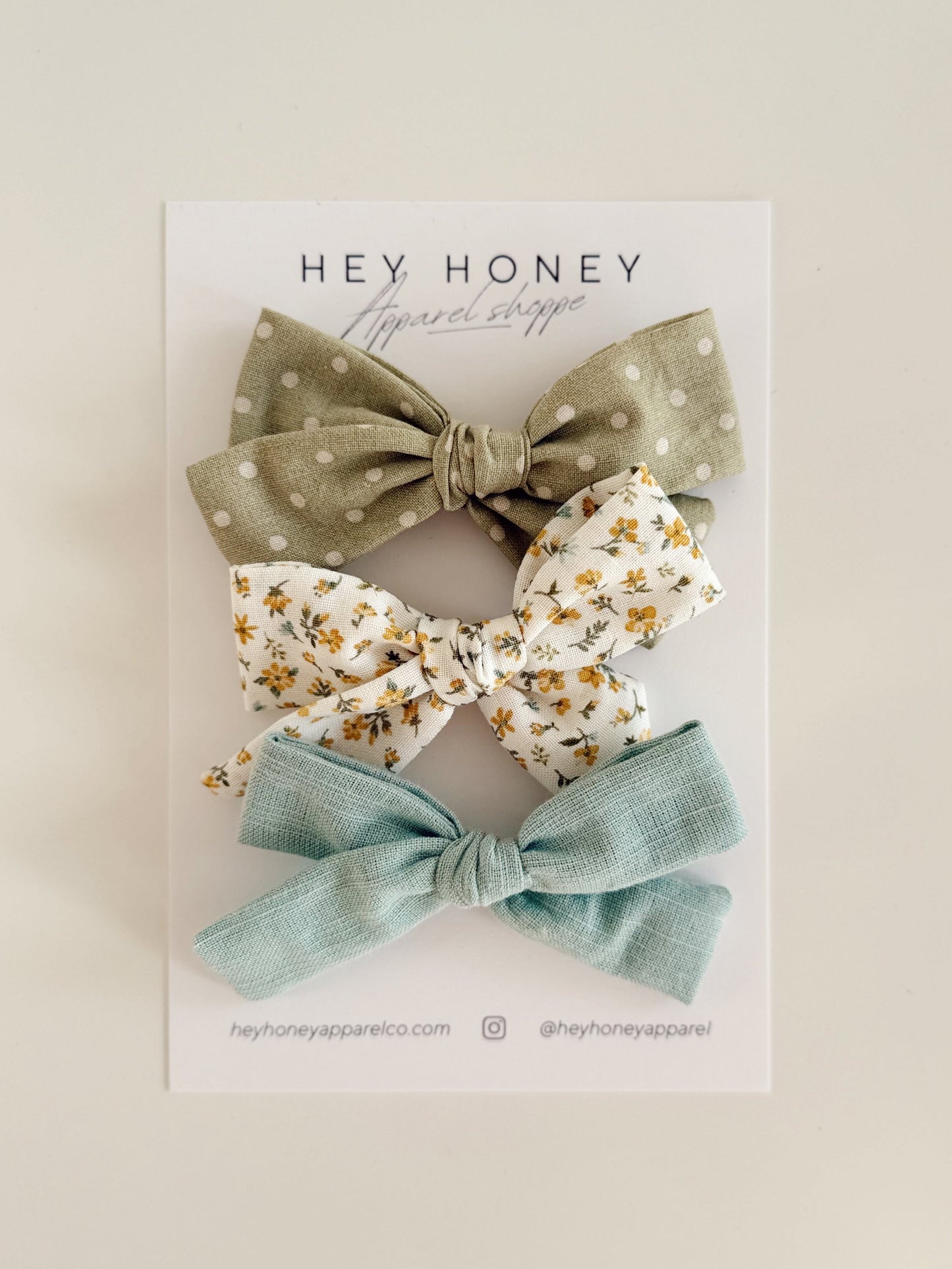 August Bow Set